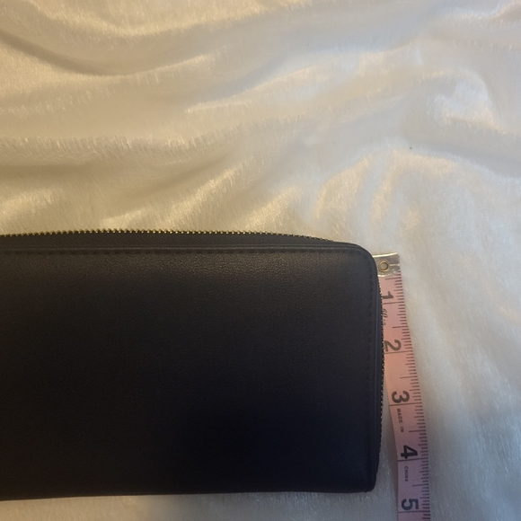 Steve Madden - Navy Blue and Pink Wallet, 8x5x1 - Picture 10 of 11